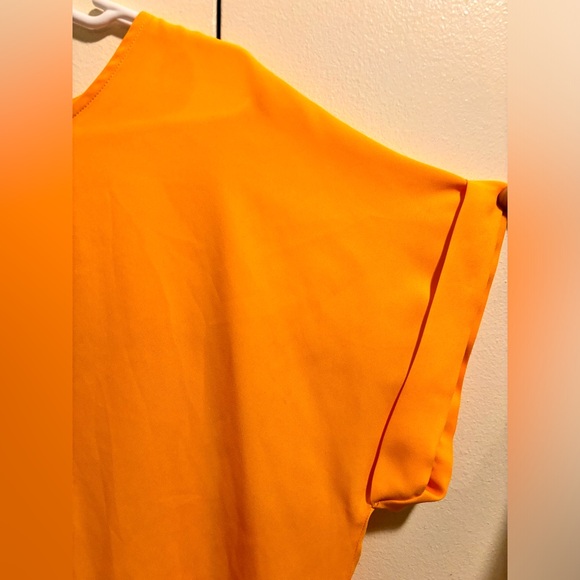 Forever 21 Yellow Top Size Medium - Picture 5 of 5